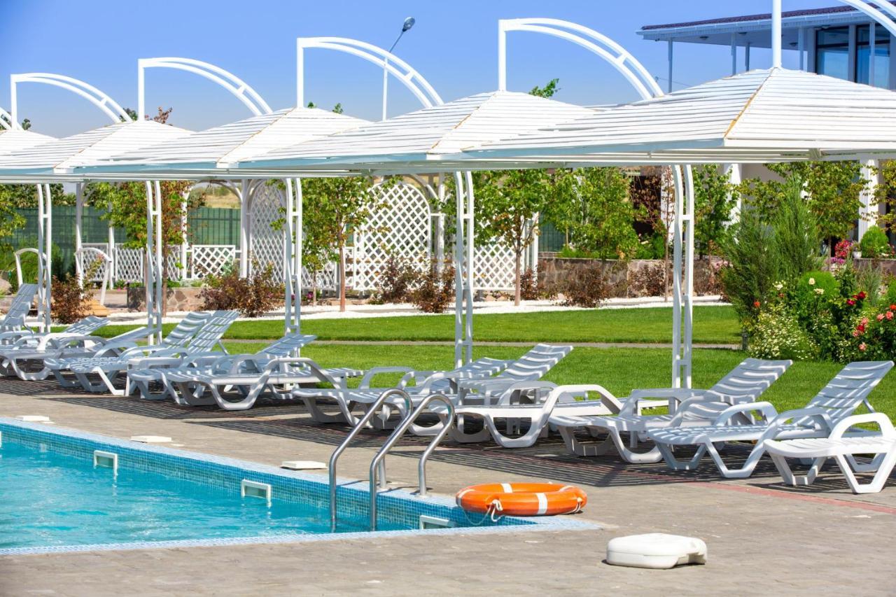 La Dolce Vita Resort Qapschaghai Exterior foto