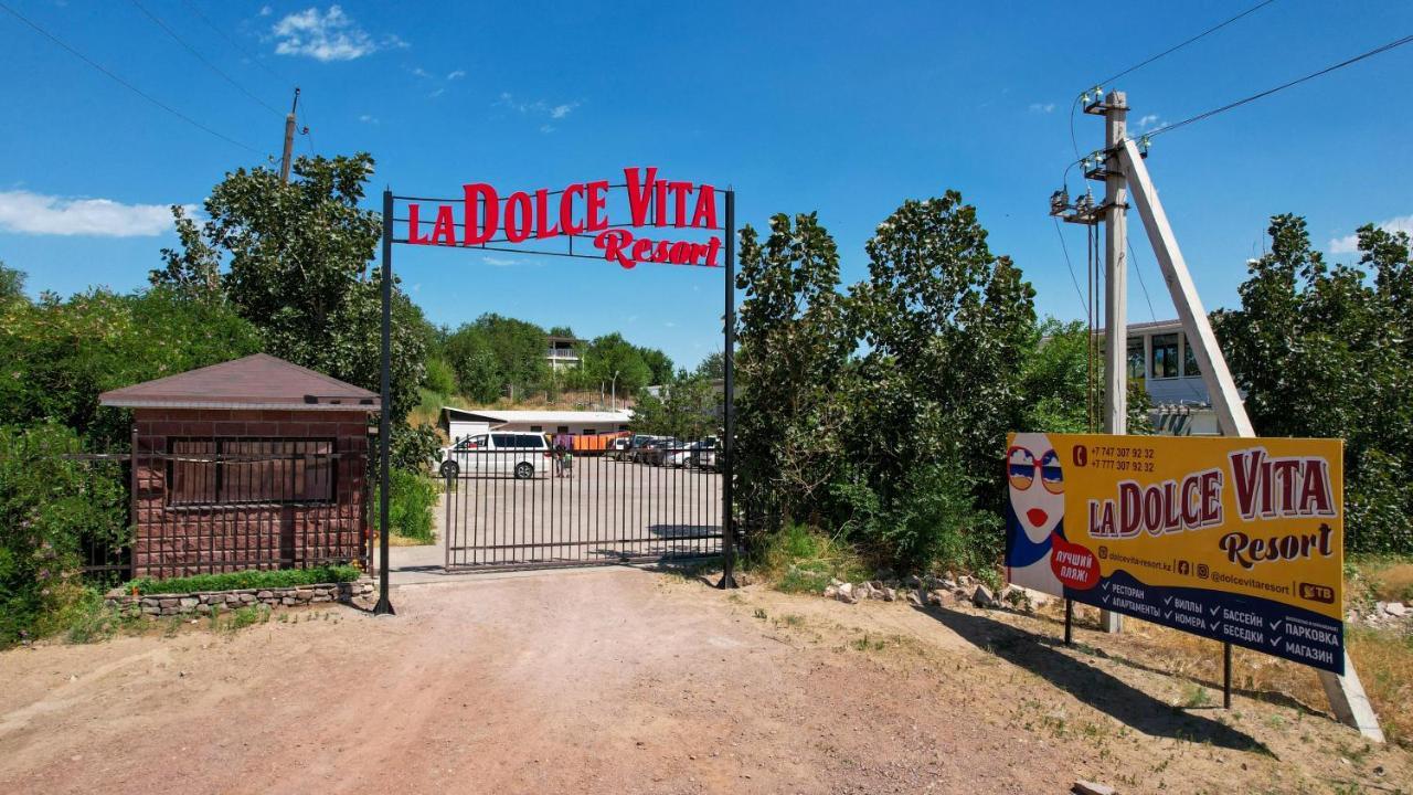 La Dolce Vita Resort Qapschaghai Exterior foto