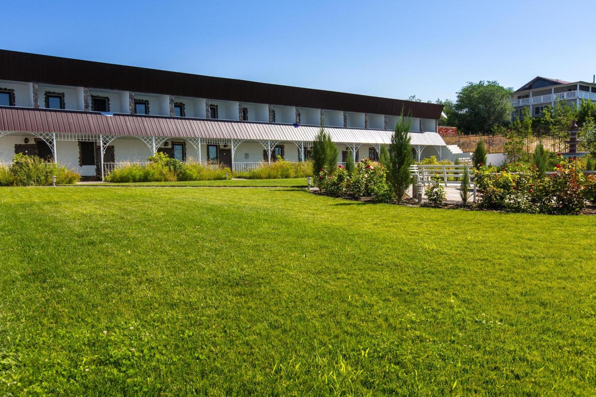 La Dolce Vita Resort Qapschaghai Exterior foto
